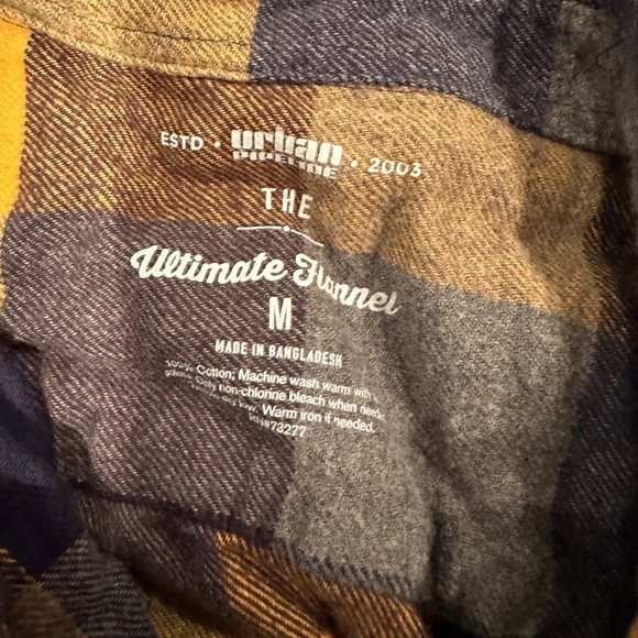 Lot of 2 medium Urban Pipeline flannel shirts - Picture 4 of 5